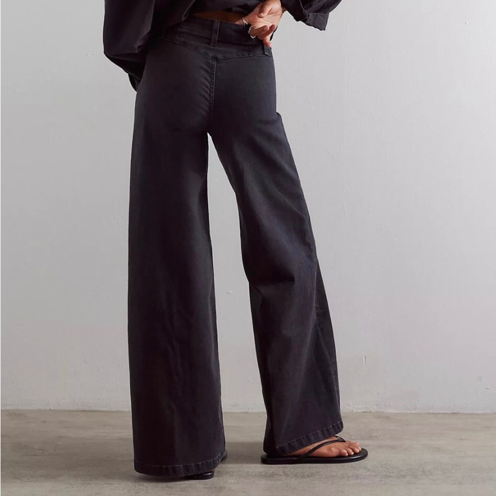 We The Free Libre Black Flare & Wide Leg Jeans **fits closer to 29** - Picture 2 of 12